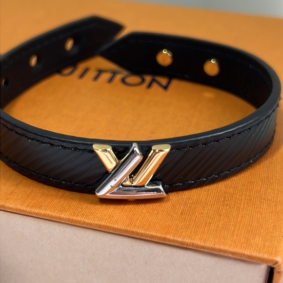 EUC Two Toned LV Leather Bracelet - Picture 4 of 11